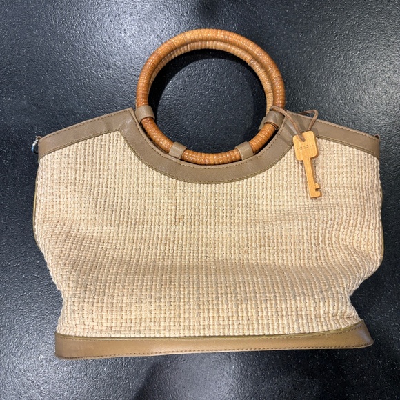 Fossil Woven Straw Tote‎ with Leather Trim & Key - Picture 1 of 11